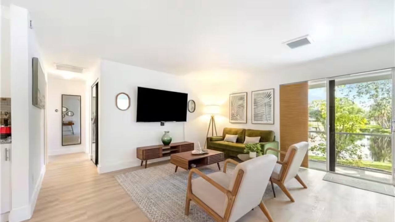 Photo of Livingroom in East Naples