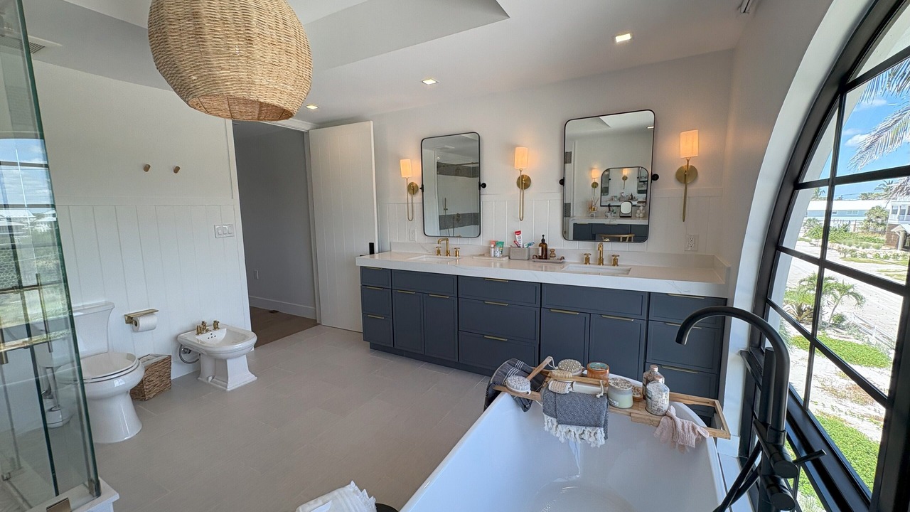 Photo of Bathroom in Palm Island
