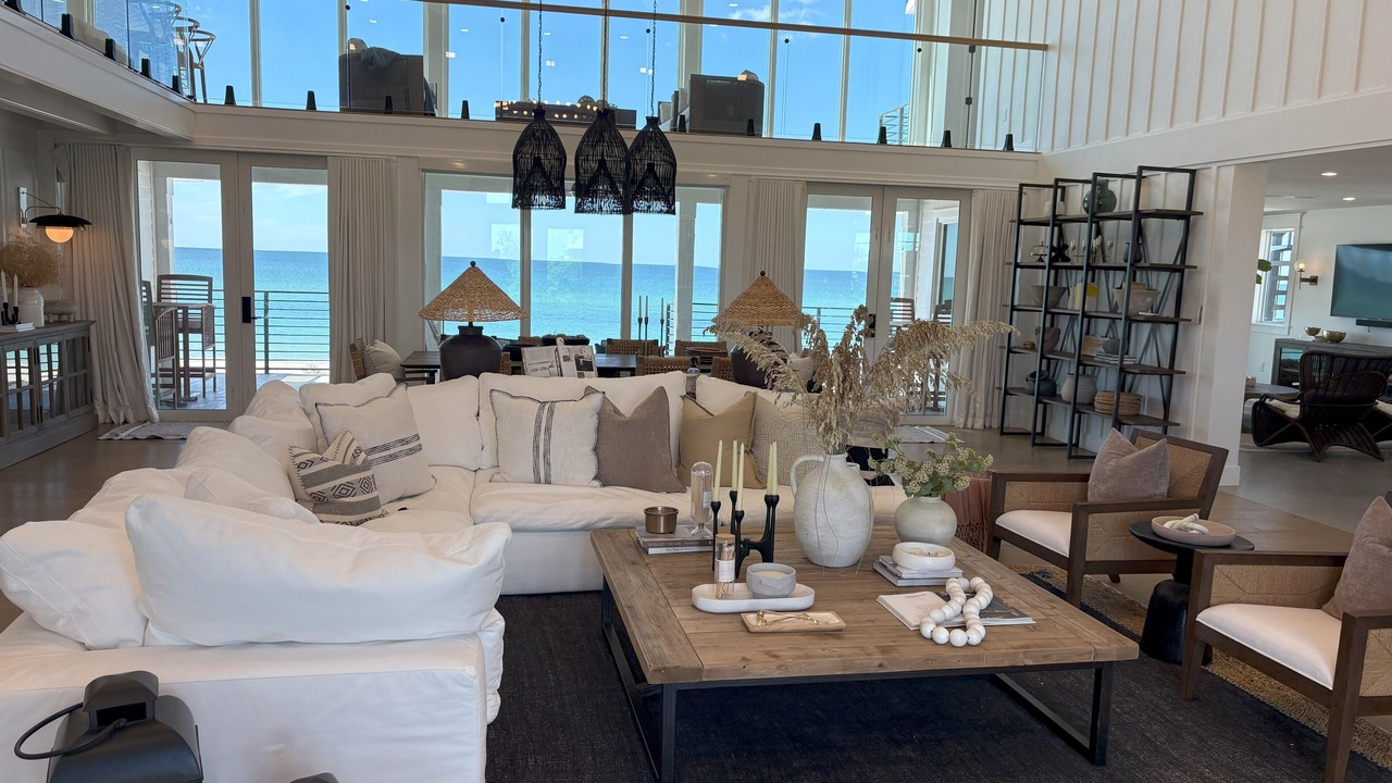 Photo of Livingroom in Palm Island