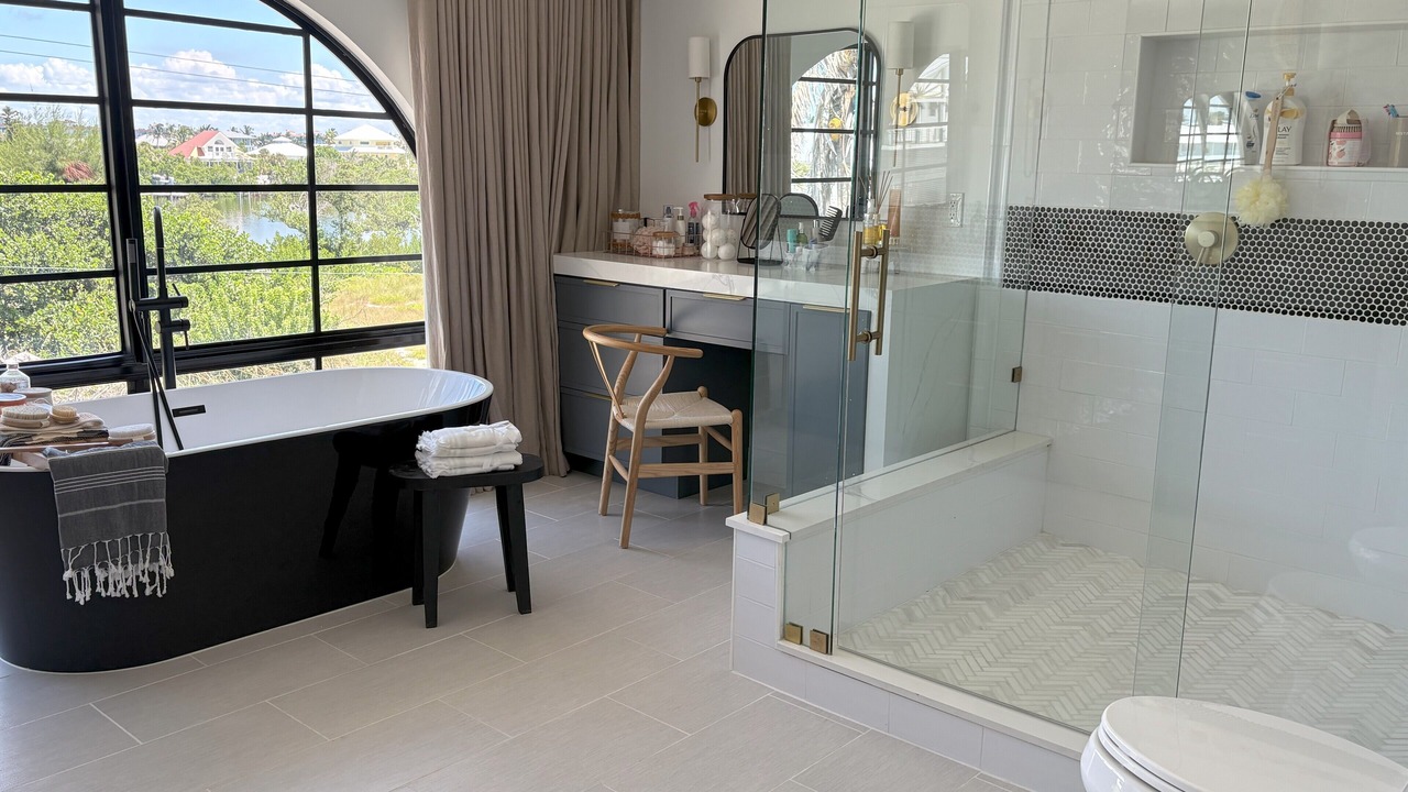 Photo of Bathroom in Palm Island