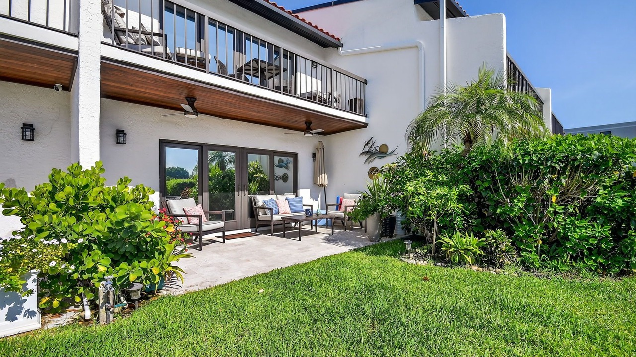 Photo of Patio Balcony in South Palm Beach