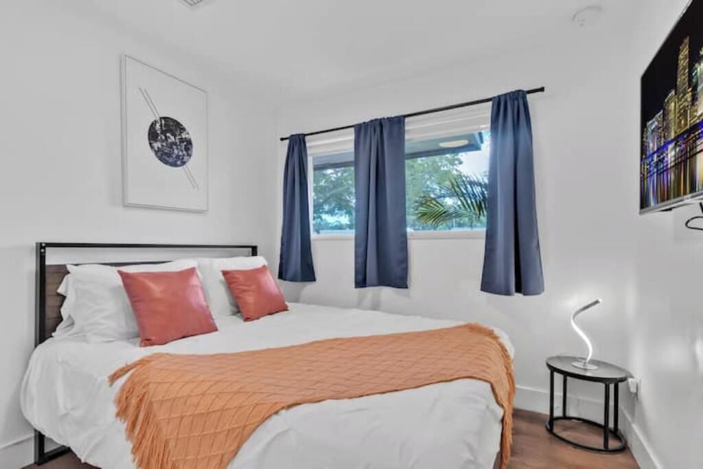 Photo of Bedroom in West Hollywood