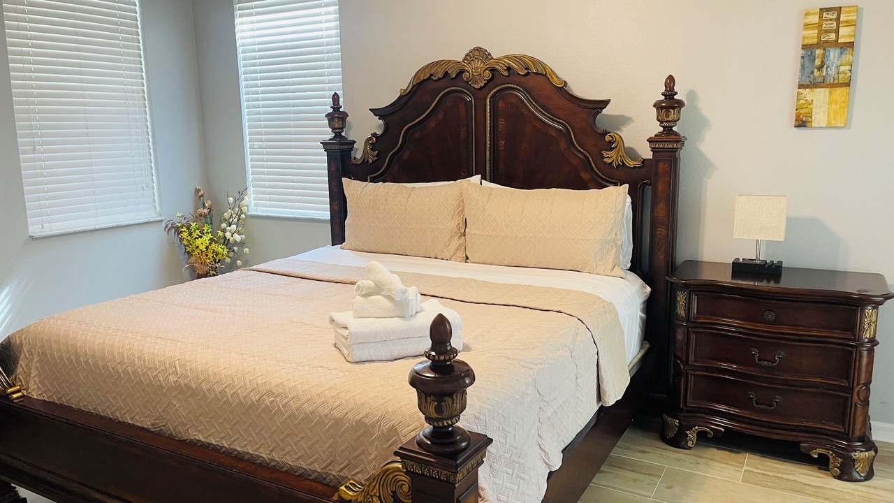 Photo of Bedroom in Veranda Palms