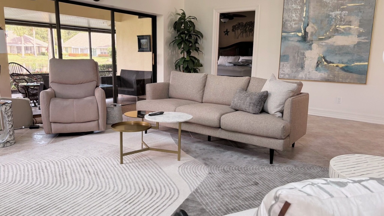 Photo of Livingroom in Imperial Golf Estates