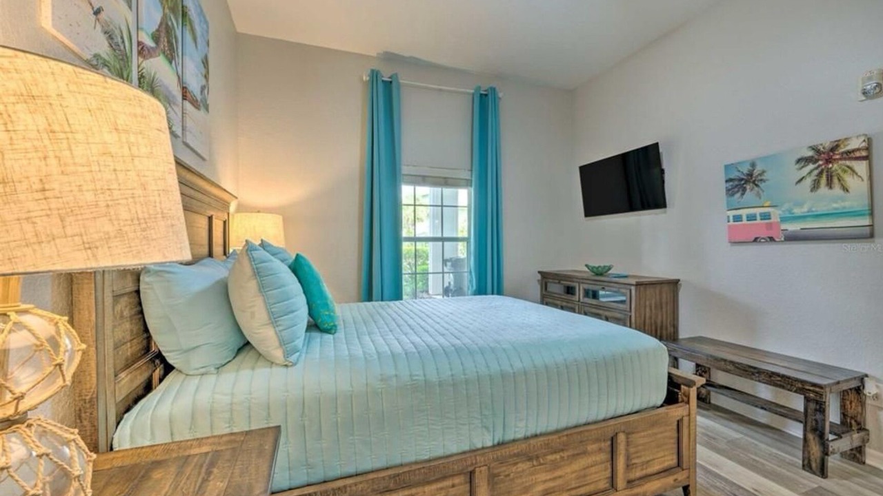 Photo of Bedroom in Bahama Bay