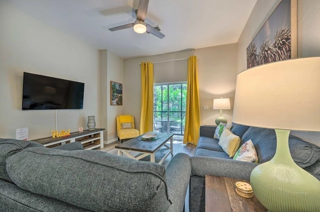 Photo of Livingroom in Bahama Bay