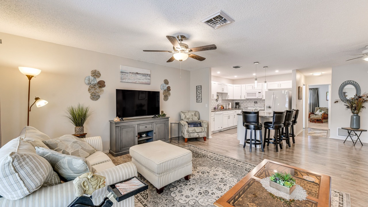 Photo of Livingroom in Englewood