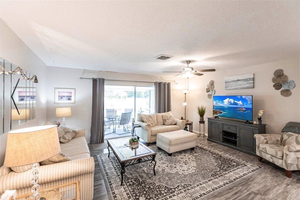 Photo of Livingroom in Englewood