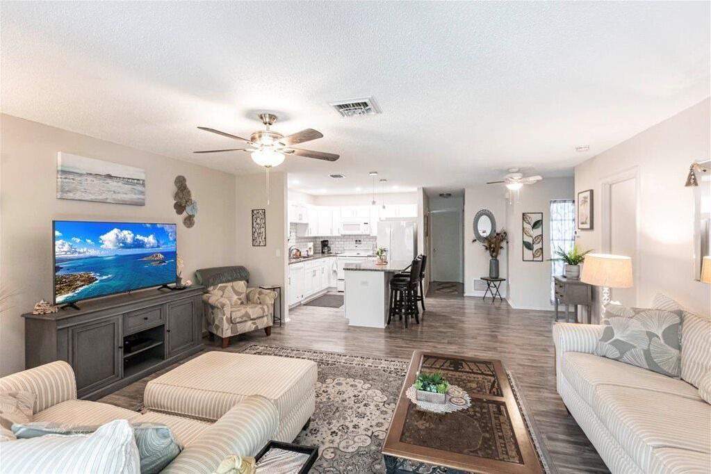 Photo of Livingroom in Englewood
