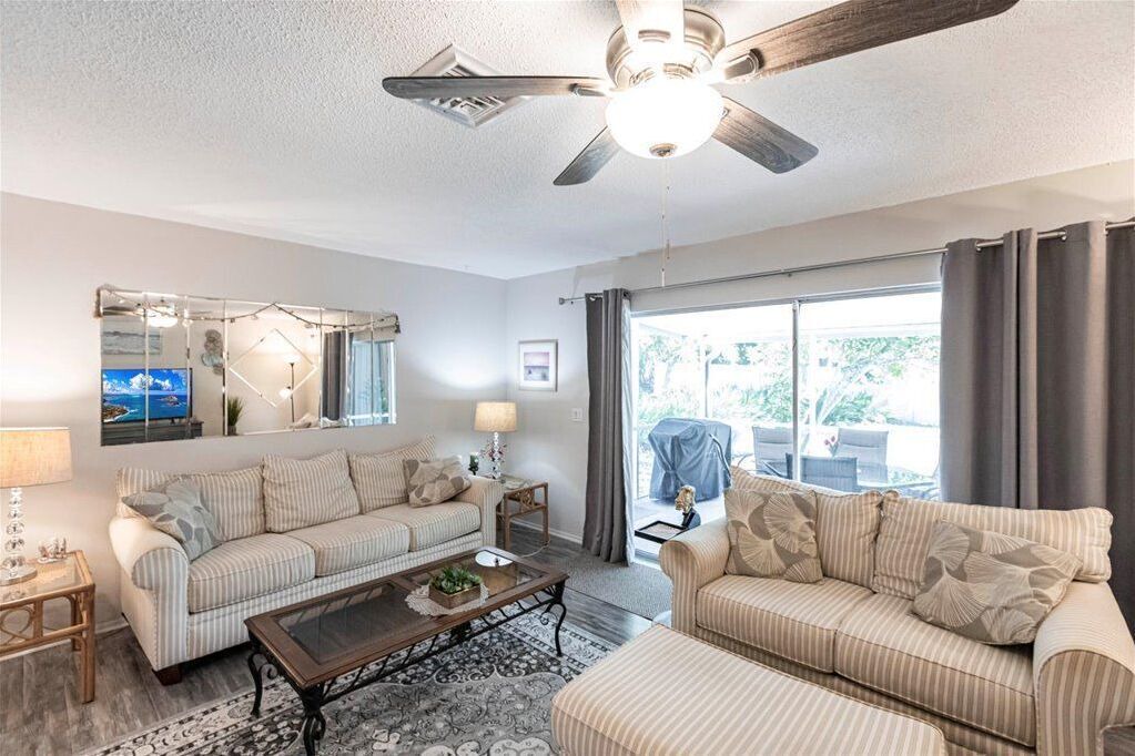 Photo of Livingroom in Englewood