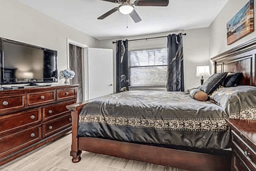 Photo of Bedroom in Golden Gate