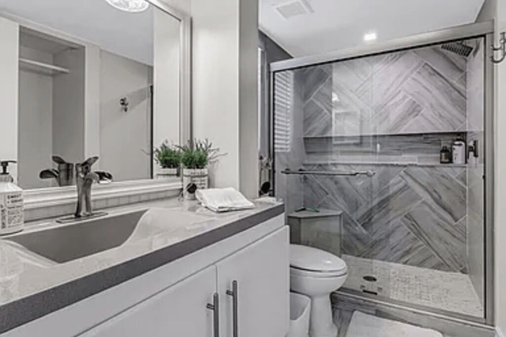 Photo of Bathroom in Golden Gate