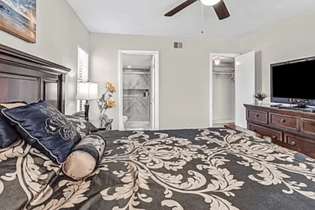 Photo of Bedroom in Golden Gate