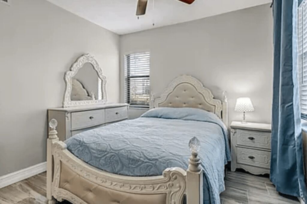 Photo of Bedroom in Golden Gate