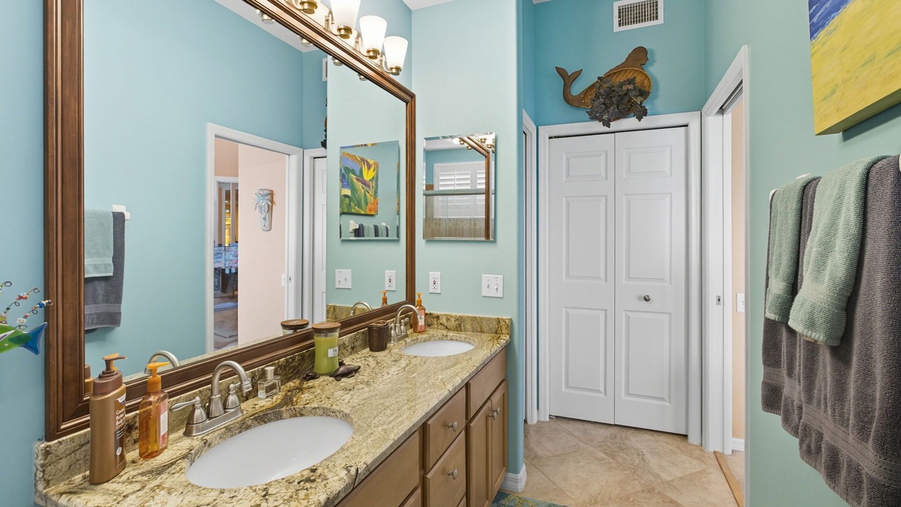 Photo of Bathroom in Tropical Cove
