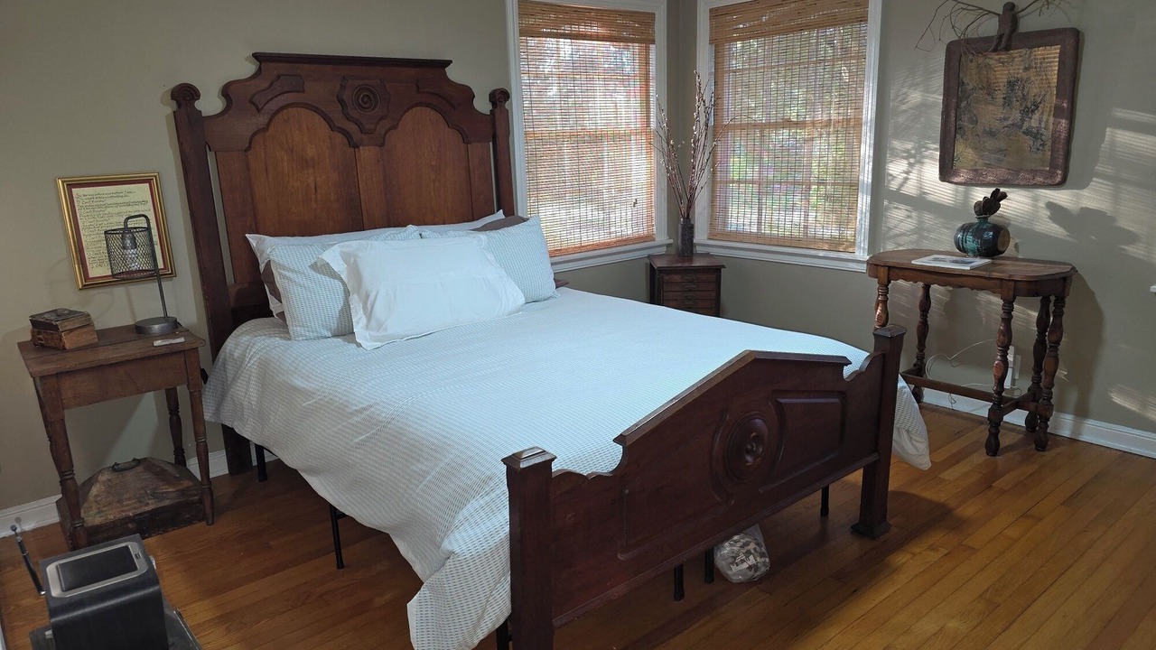 Photo of Bedroom in United Central