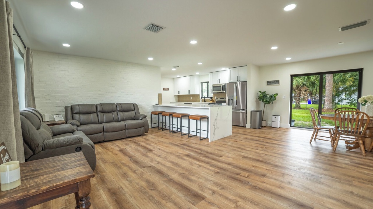 Photo of Livingroom in Okeechobee