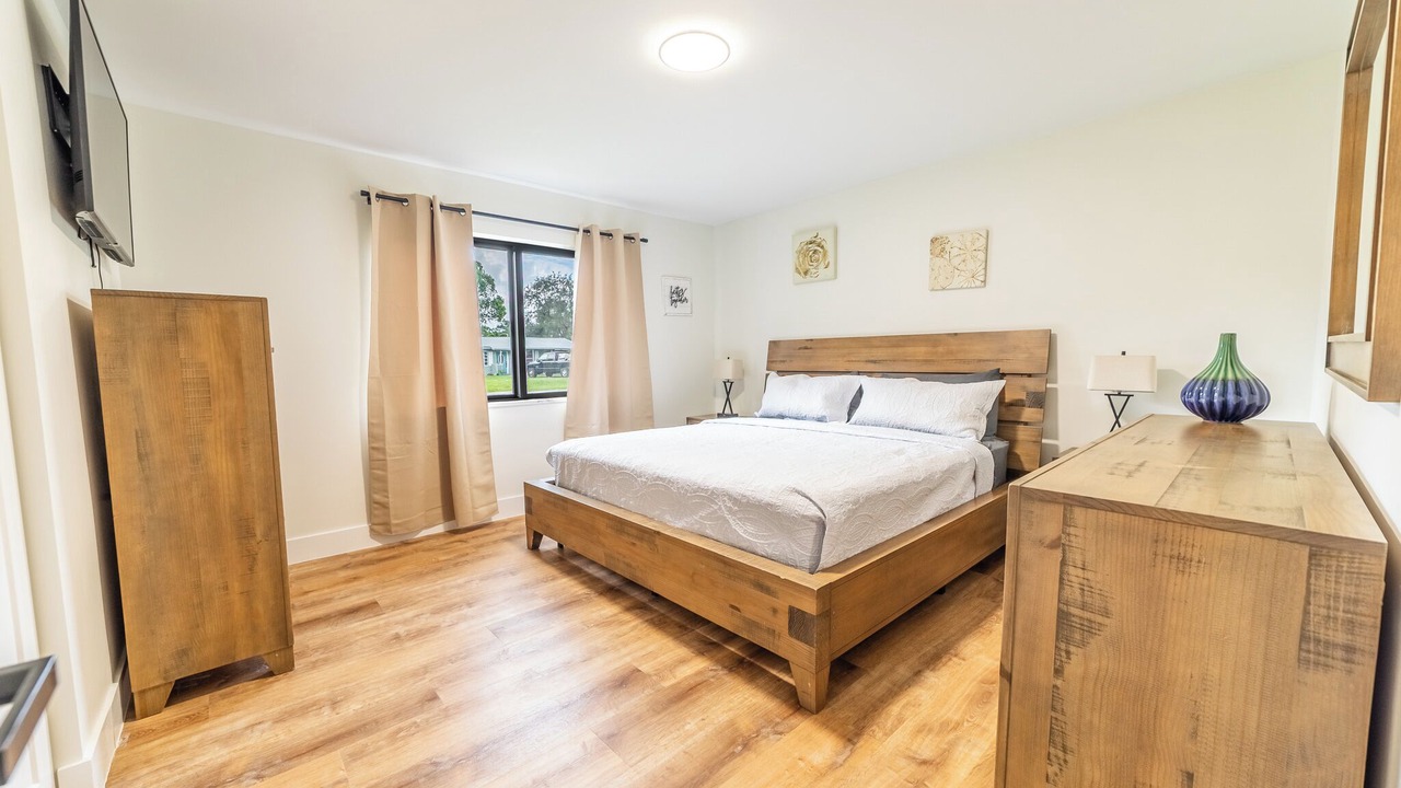 Photo of Bedroom in Okeechobee