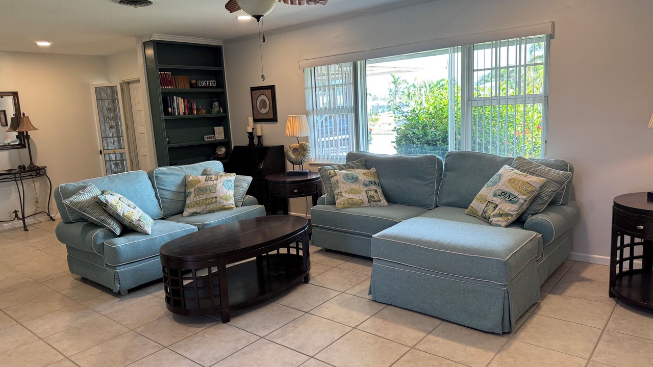Photo of Livingroom in Sorrento Shores