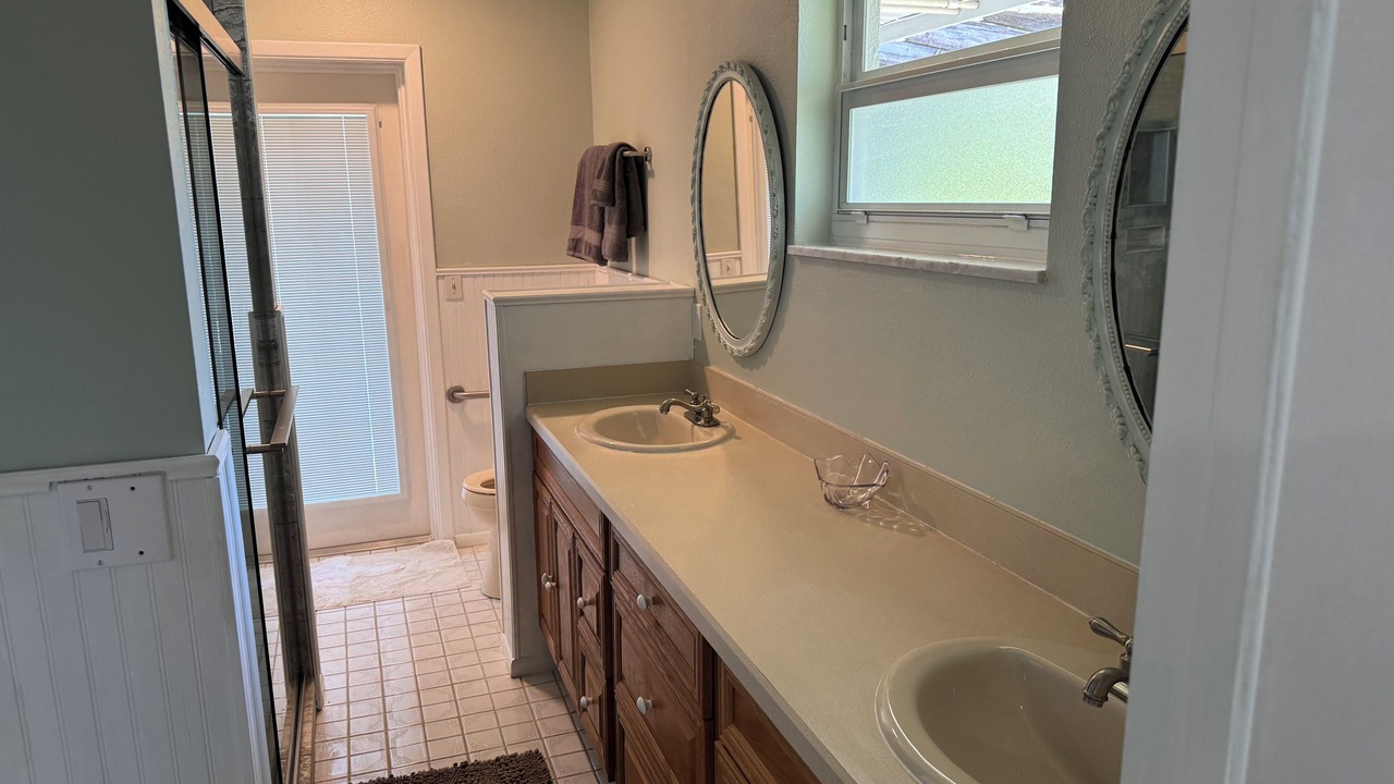 Photo of Bathroom in Sorrento Shores