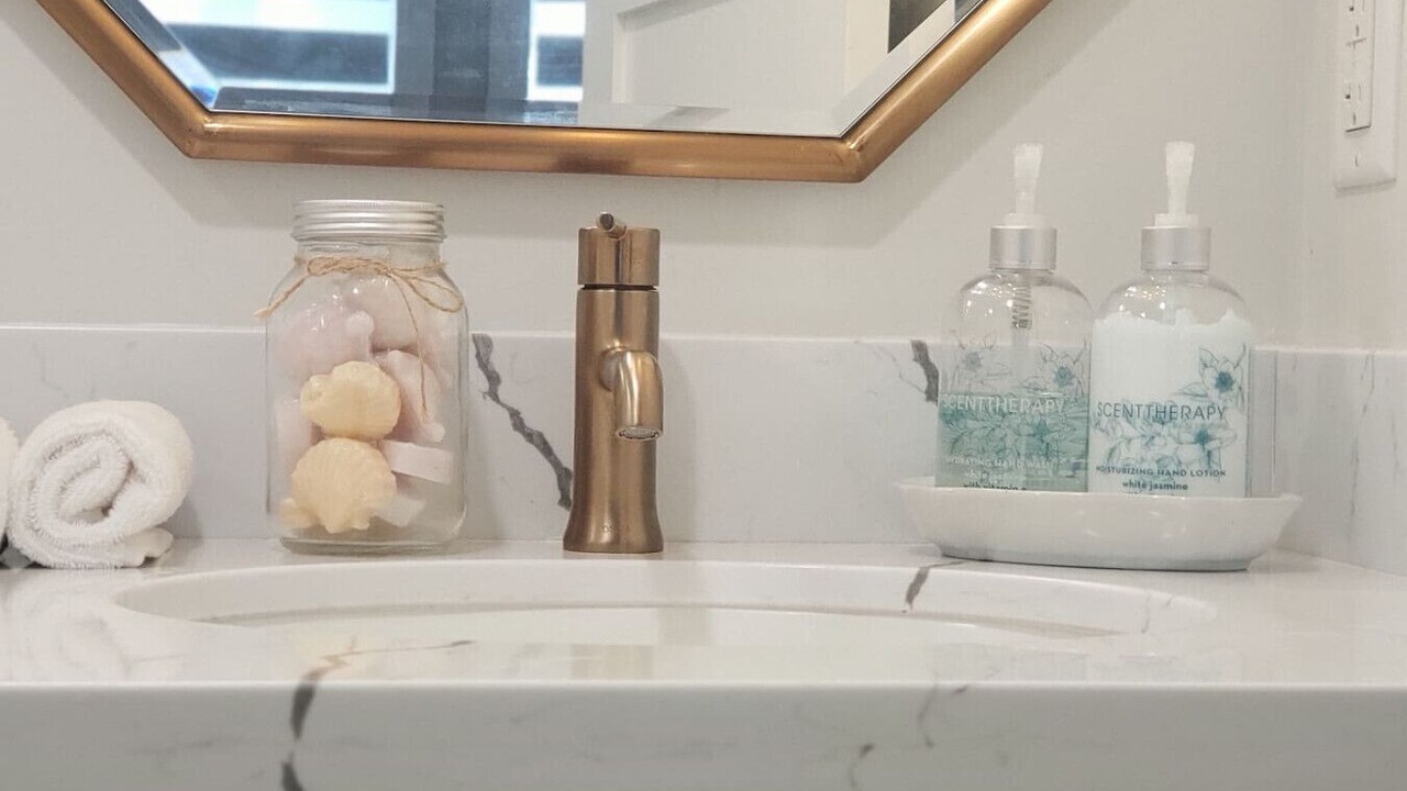 Photo of Bathroom in Caloosahatchee