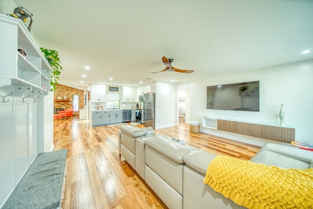 Photo of Livingroom in Diplomat