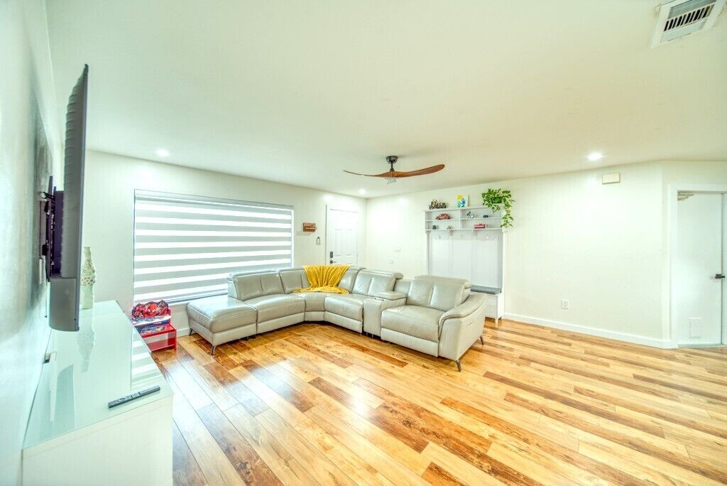 Photo of Livingroom in Diplomat