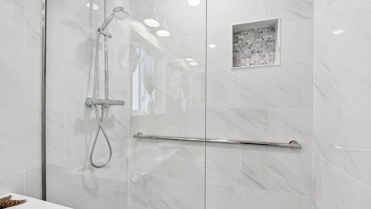 Photo of Bathroom in Seminole