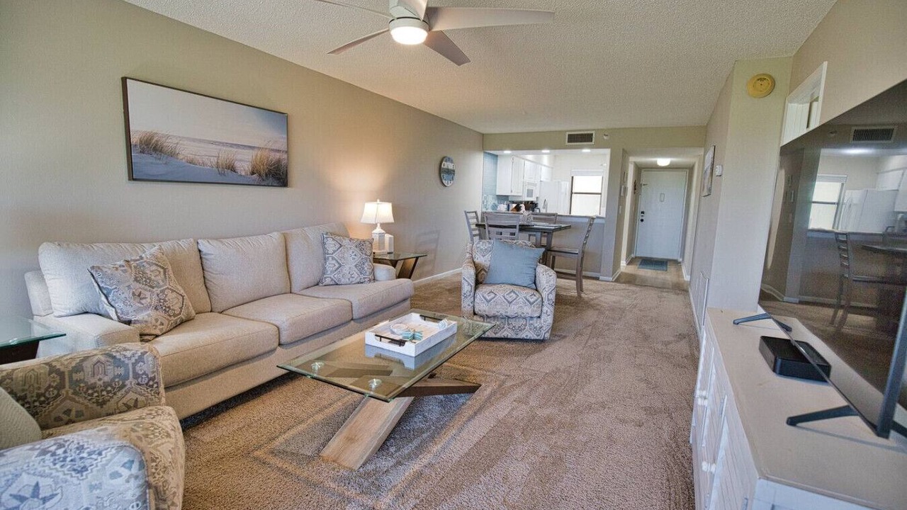Photo of Livingroom in Englewood
