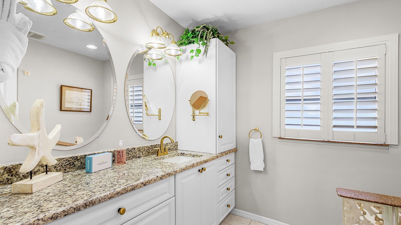 Photo of Bathroom in Hills T P