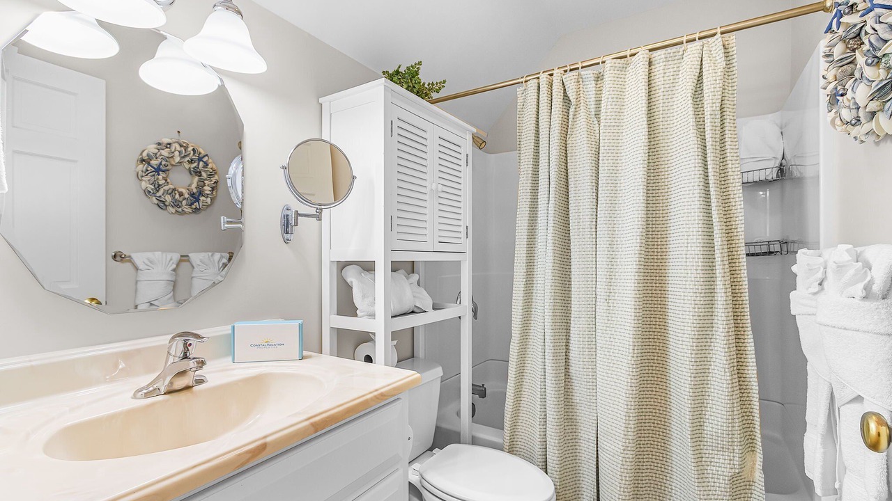 Photo of Bathroom in Hills T P