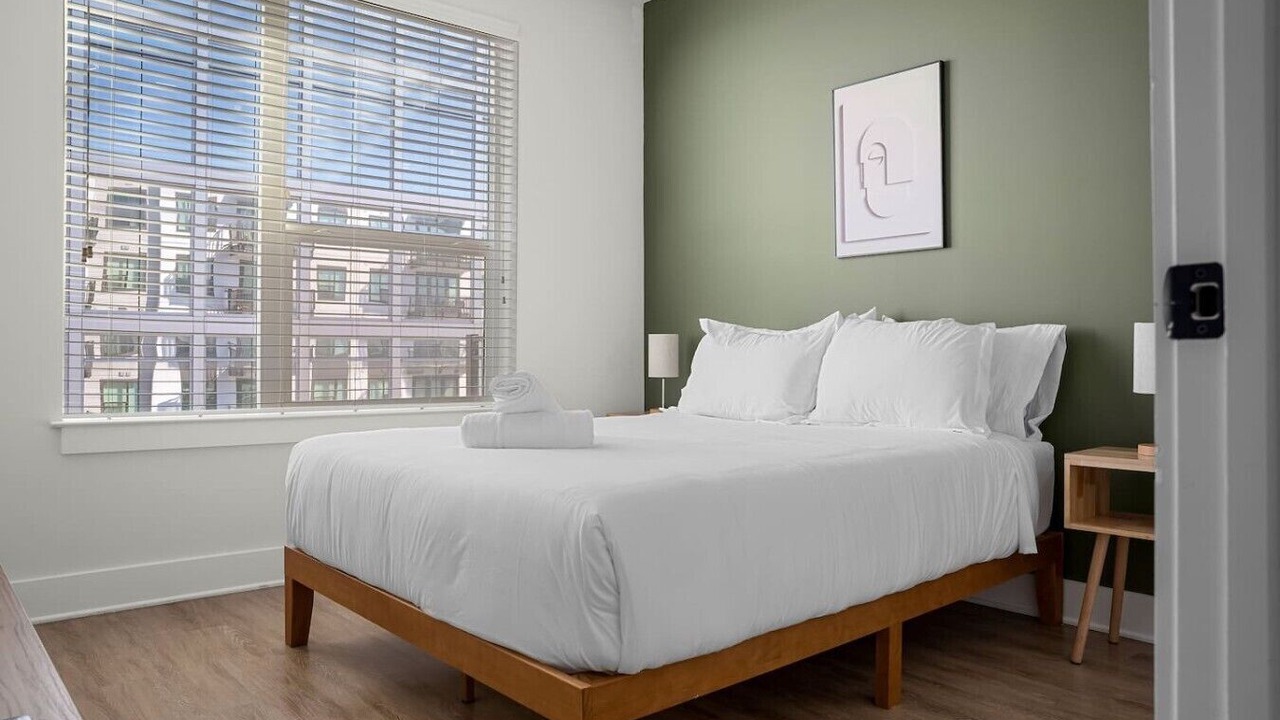 Photo of Bedroom in Carver City - Lincoln Gardens