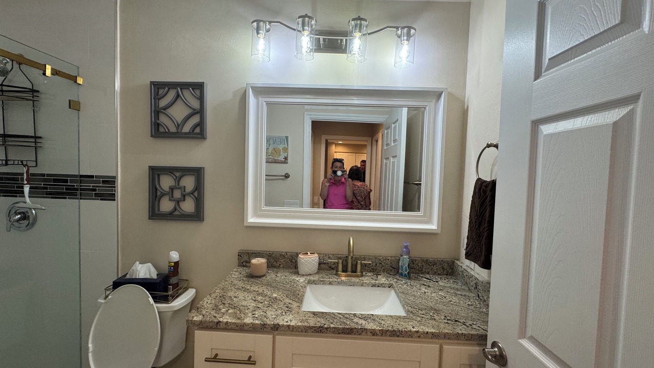 Photo of Bathroom in Tropical Cove