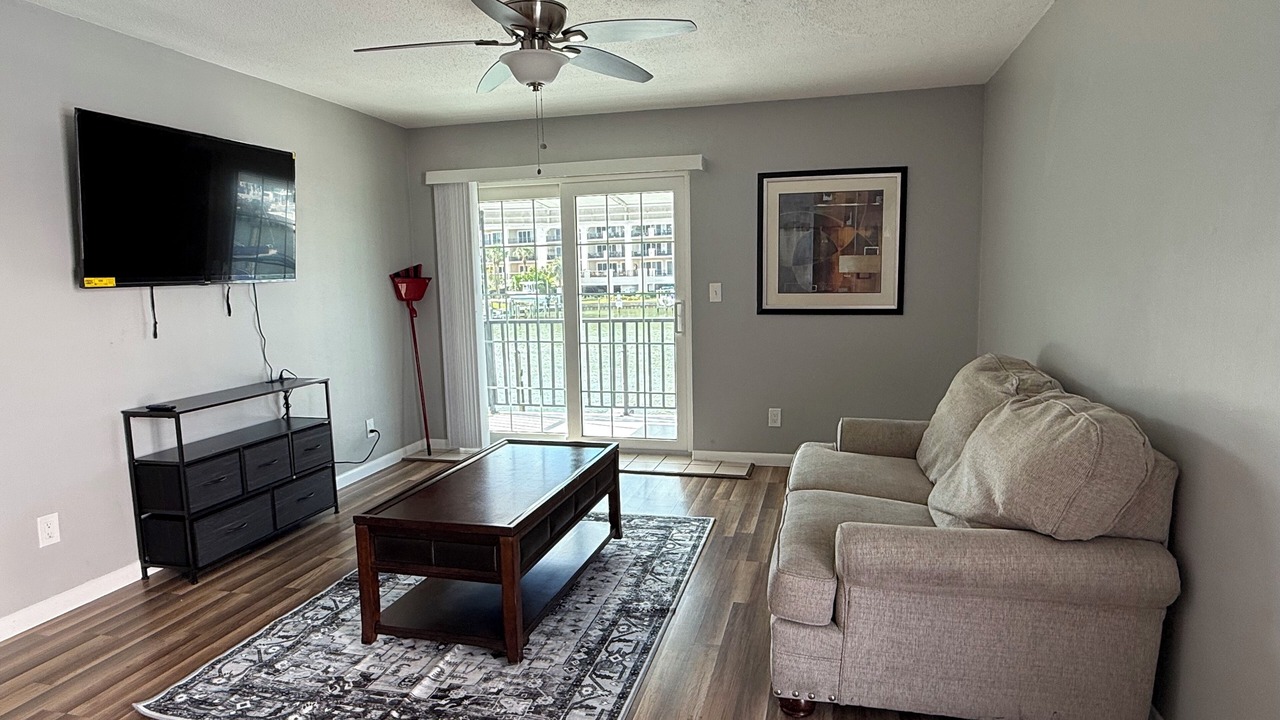 Photo of Livingroom in Island Estate
