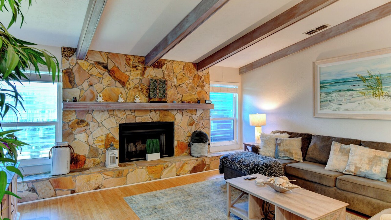 Photo of Livingroom in Gulf Gate Estates