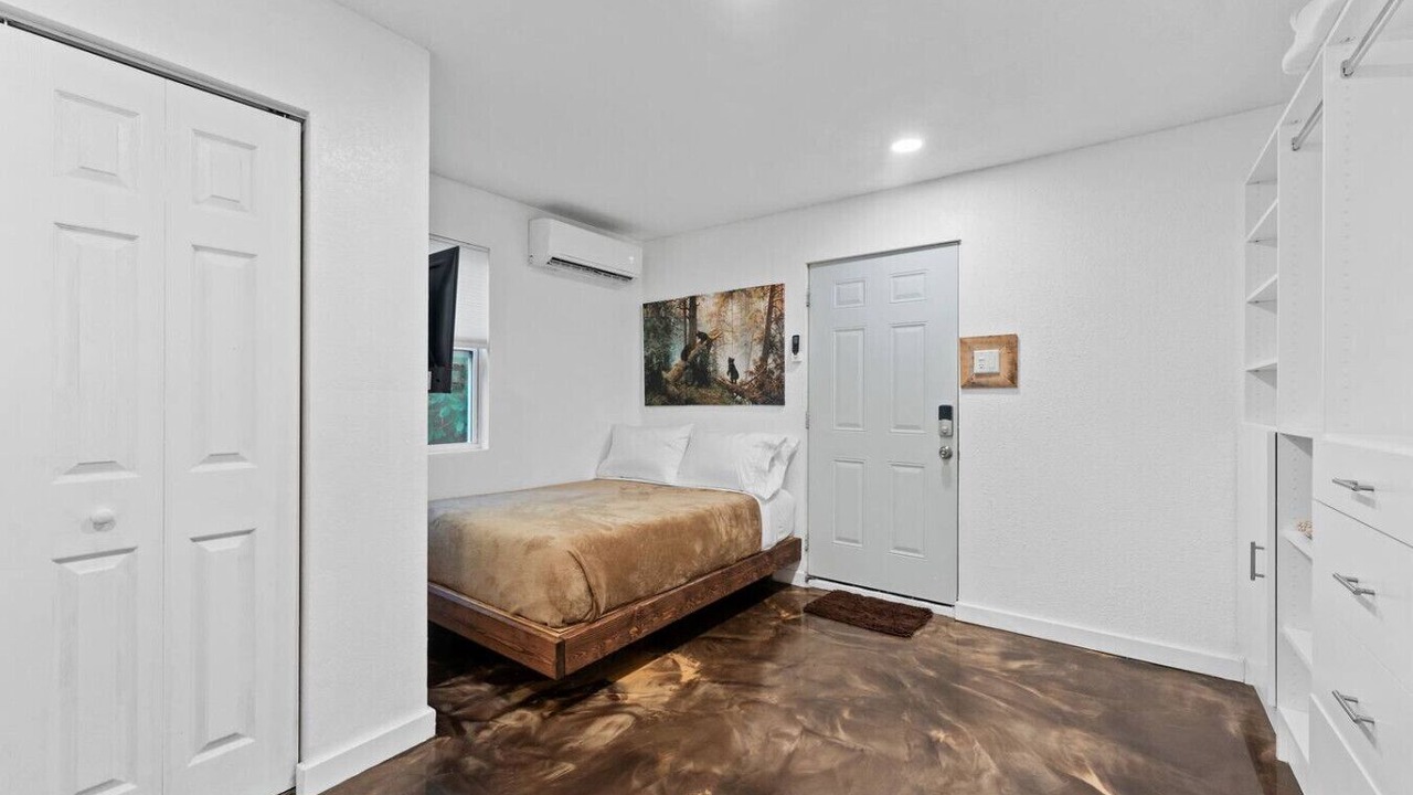 Photo of Bedroom in Gulfport