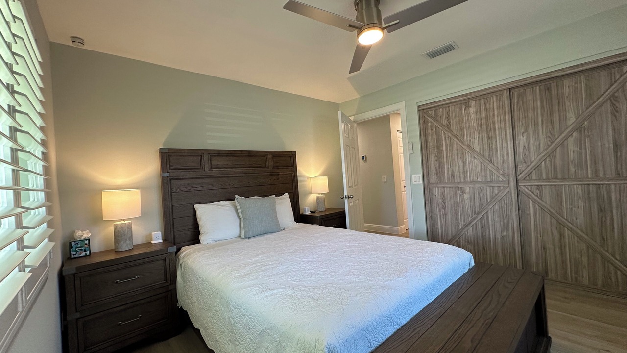 Photo of Bedroom in Eastview Manor