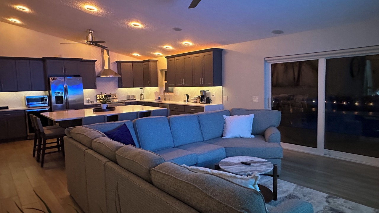 Photo of Livingroom in Eastview Manor