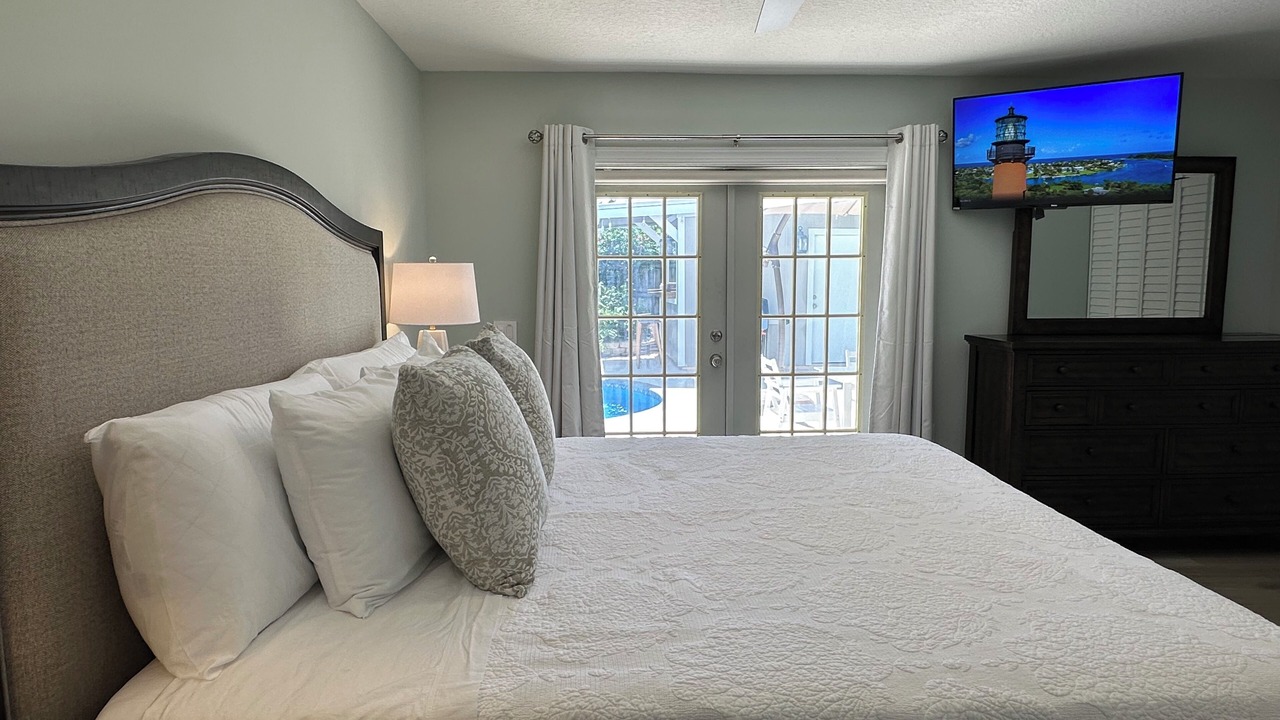 Photo of Bedroom in Eastview Manor