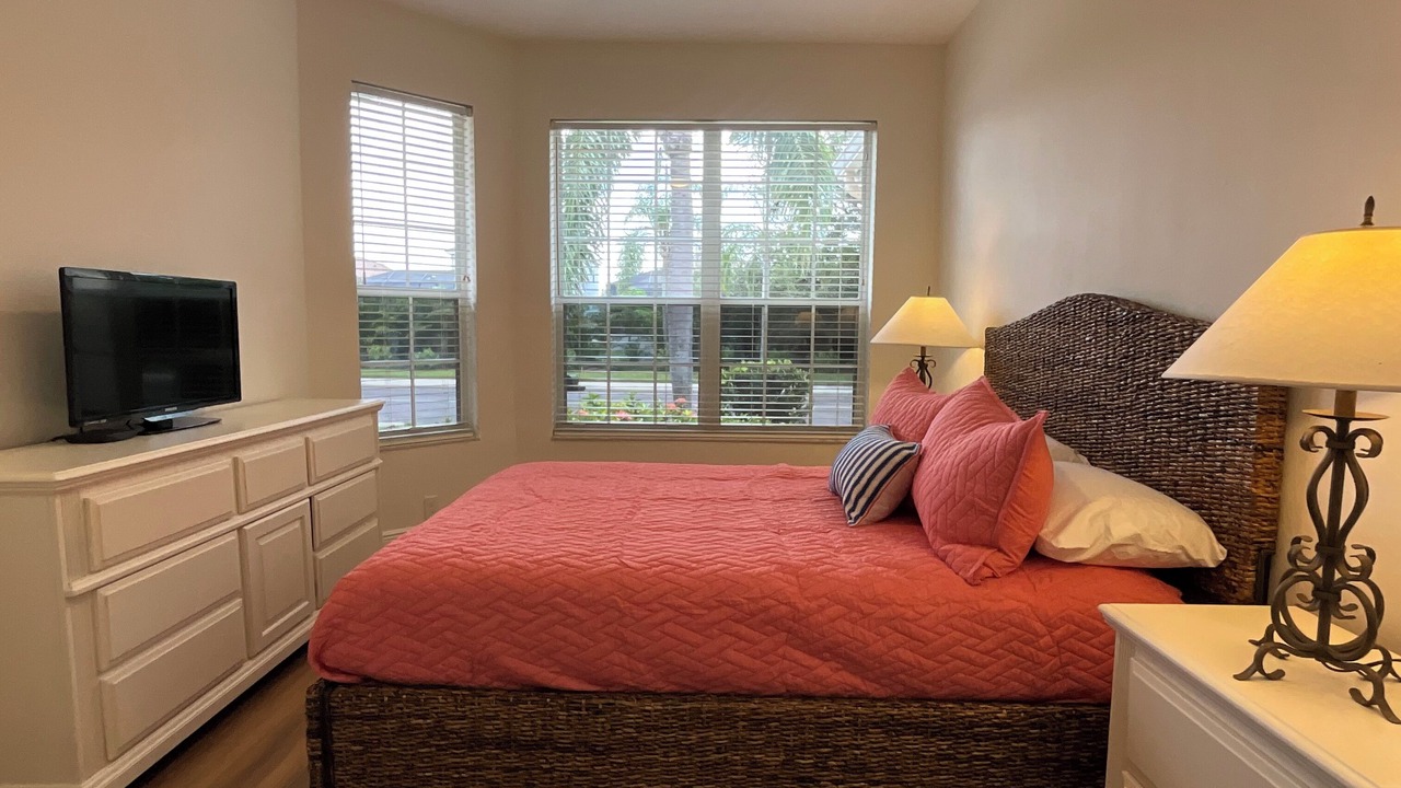 Photo of Bedroom in Tropical Cove