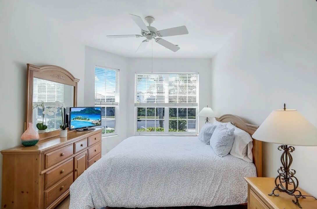 Photo of Bedroom in Tropical Cove