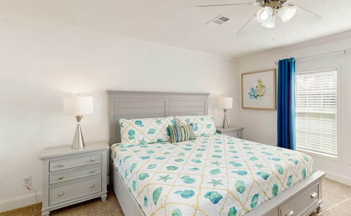 Photo of Bedroom in Taylor Creek