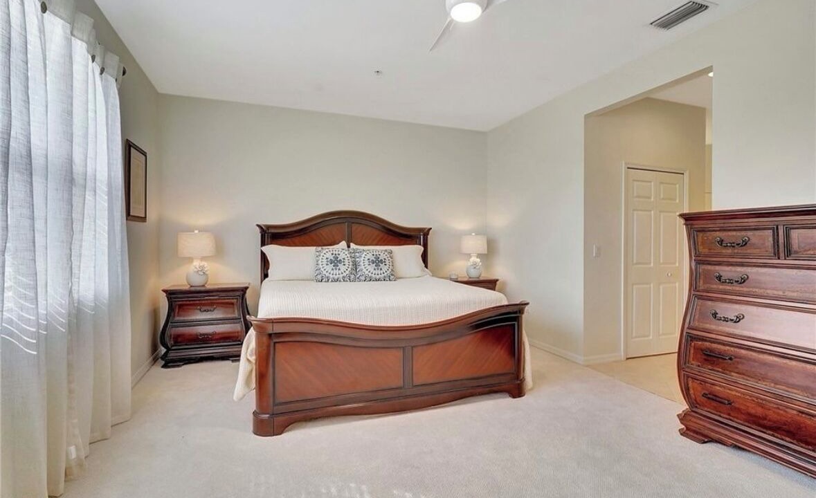 Photo of Bedroom in River Hall