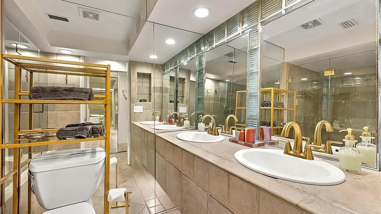 Photo of Bathroom in Naples Park