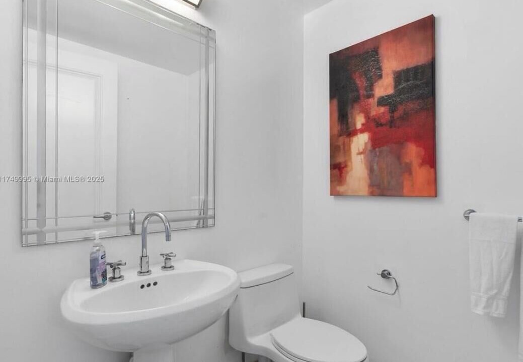Photo of Bathroom in Brickell