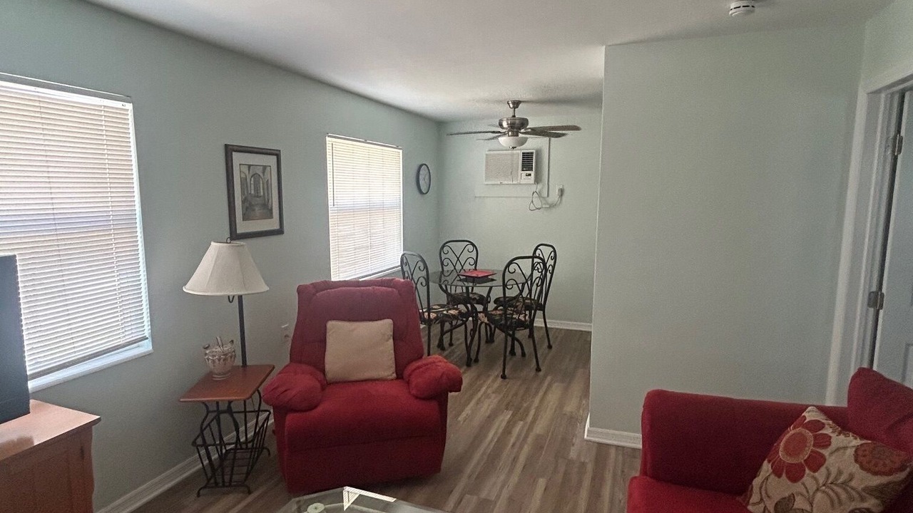 Photo of Livingroom in Englewood