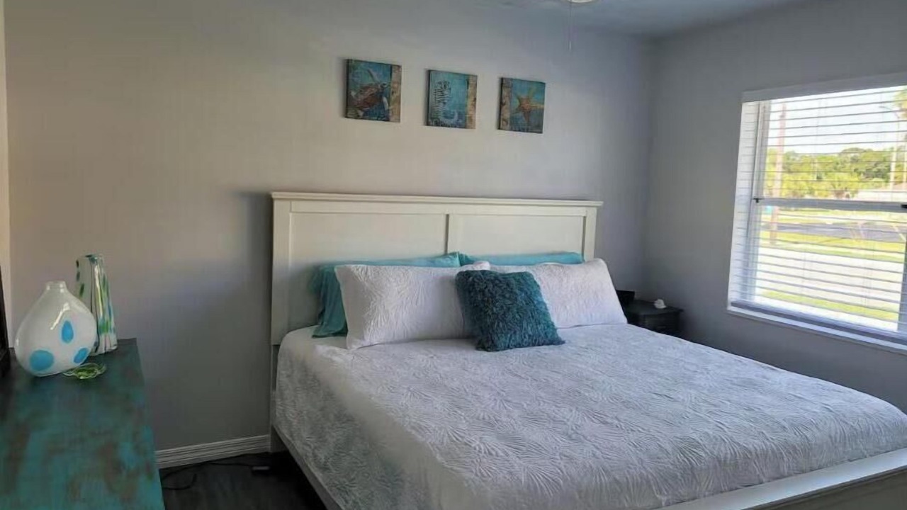 Photo of Bedroom in Historic Downtown Melbourne