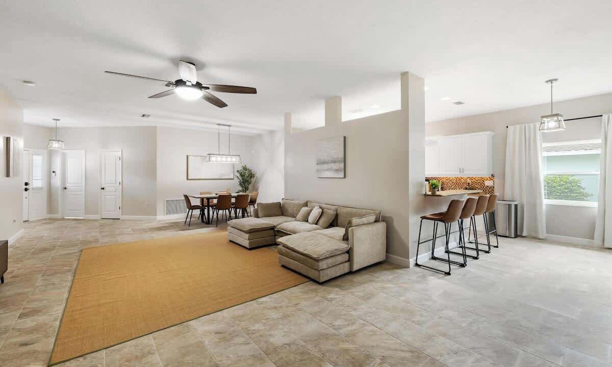 Photo of Livingroom in South Gate Ridge