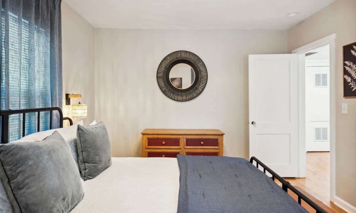 Photo of Bedroom in Dixieland