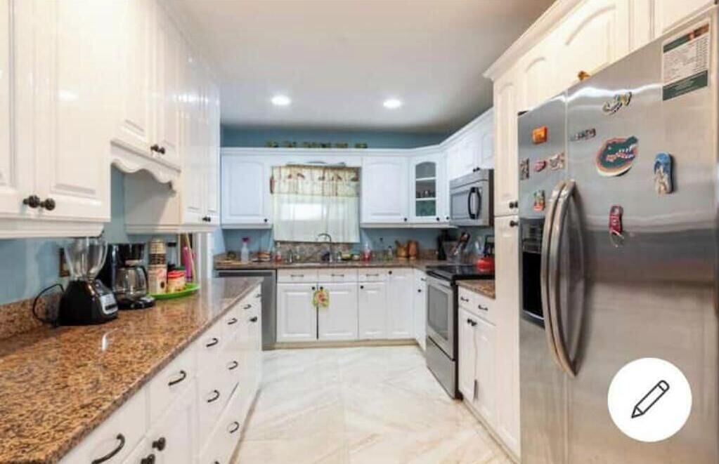 Photo of Kitchen in Golfview Harbor
